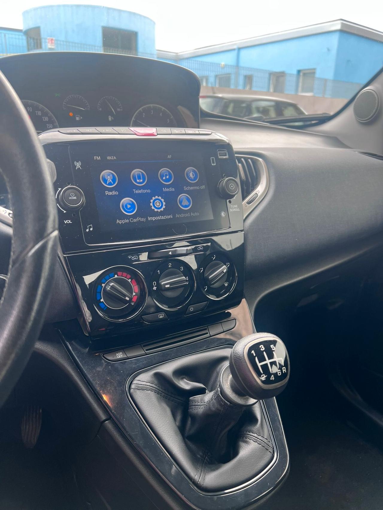 Lancia Ypsilon 1.0 FireFly 5 porte S&S Hybrid Gold Plus