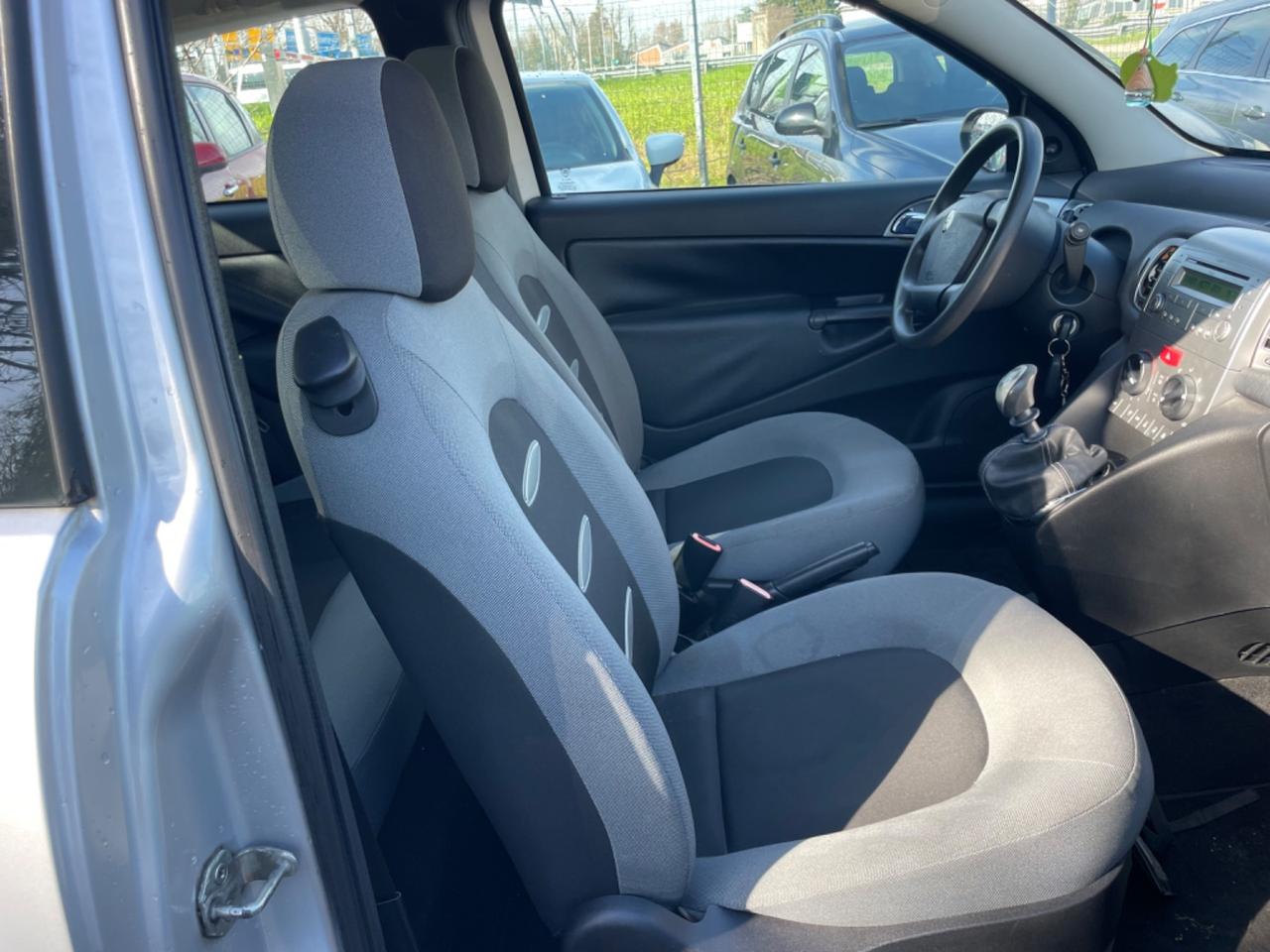 Lancia Ypsilon 1.2 16V Argento