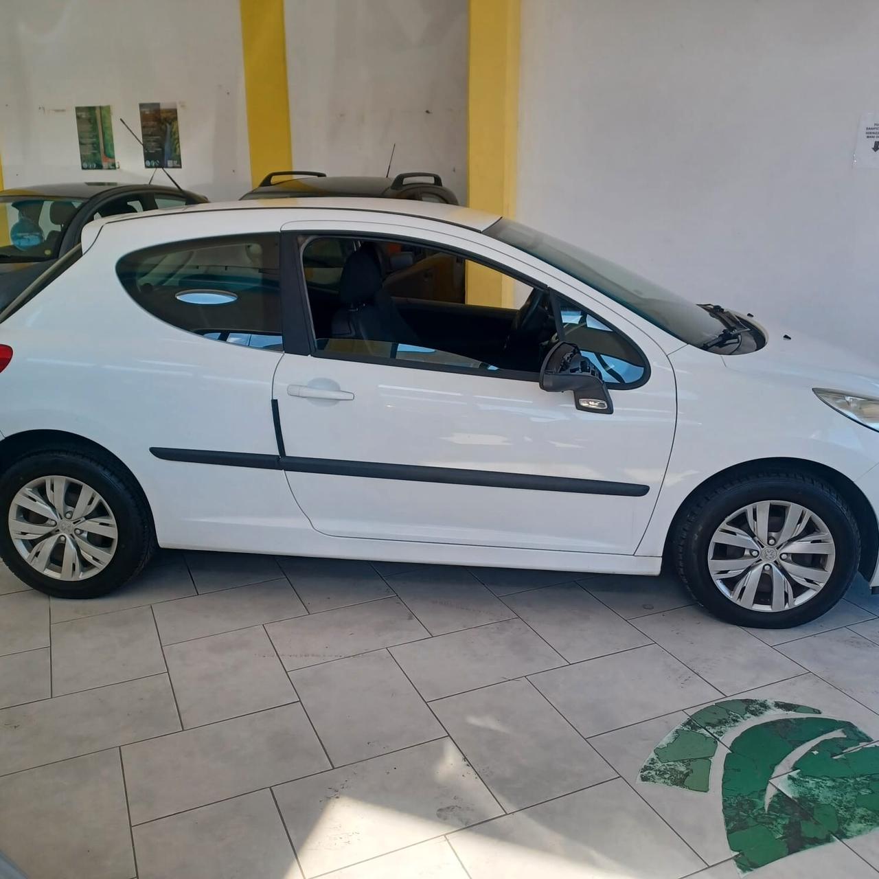 170188KM PEUGEOT 207 1.4 HDI NEOPATENTATI PERFETTA