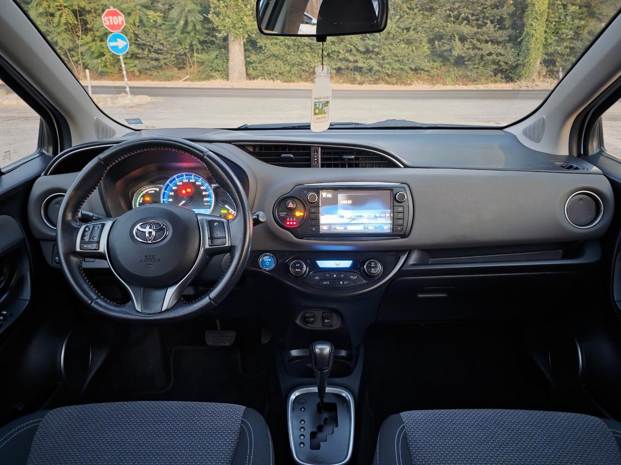Toyota Yaris 1.5 Hybrid 5 porte Active 2015-E6B Automatico NEO