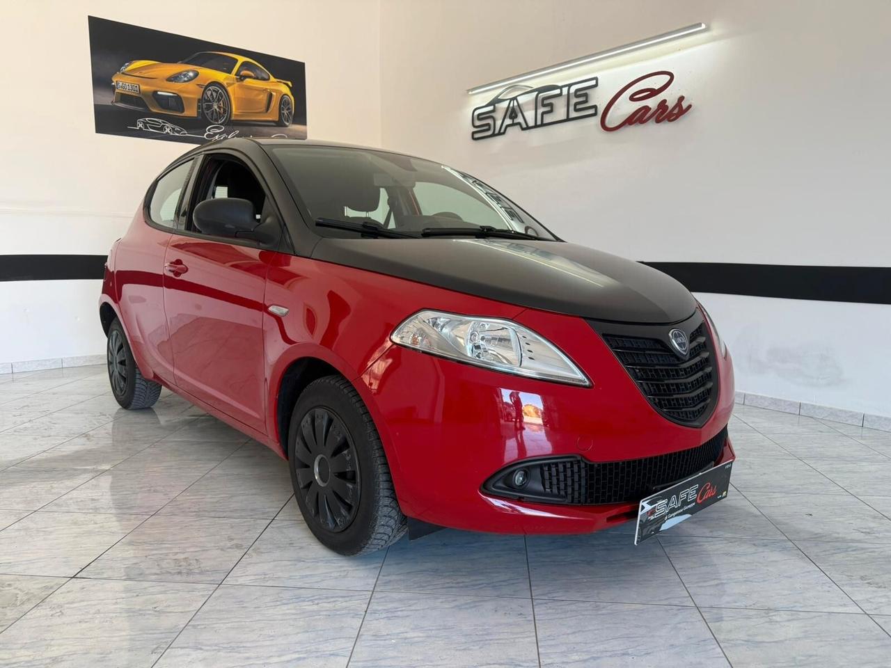 Lancia Ypsilon 1.2 69 CV 5 porte S Momodesign