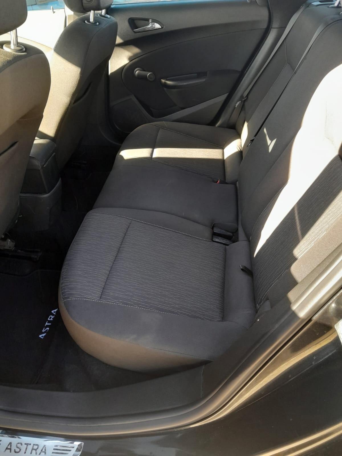 Opel Astra 1.7 CDTI 110CV
