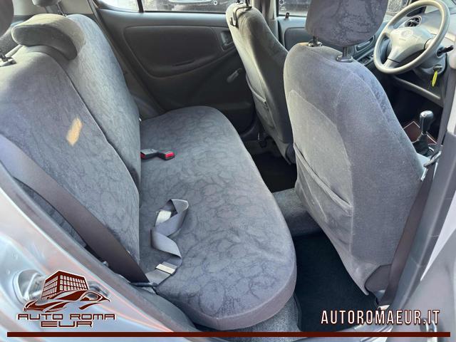 TOYOTA Yaris 1.0i 16V cat 5 porte Sol GOMMATA! NEOPATENTATI!