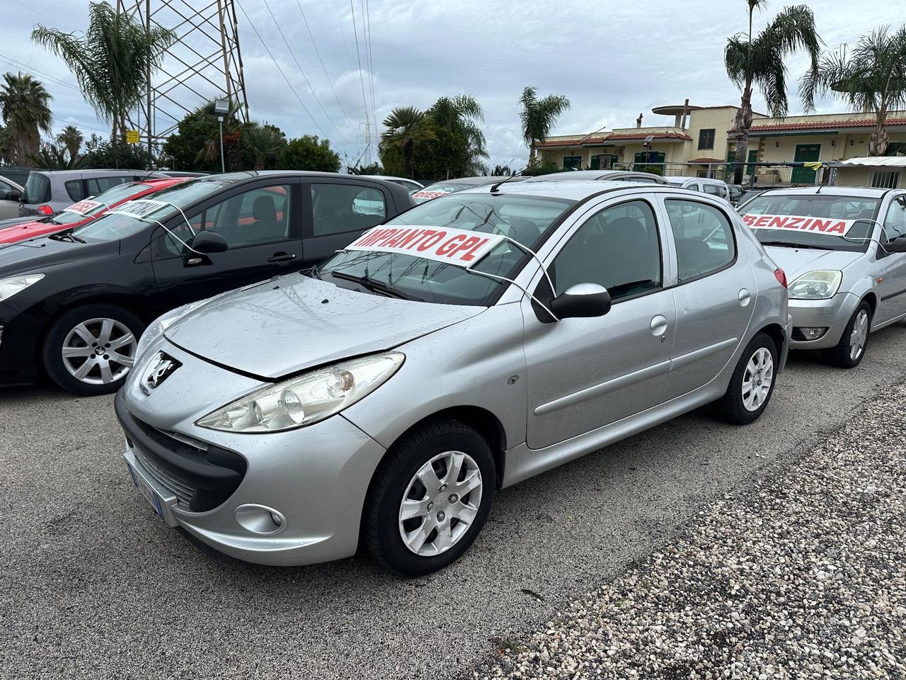 Peugeot 206 Plus 1.2 gpl 2011