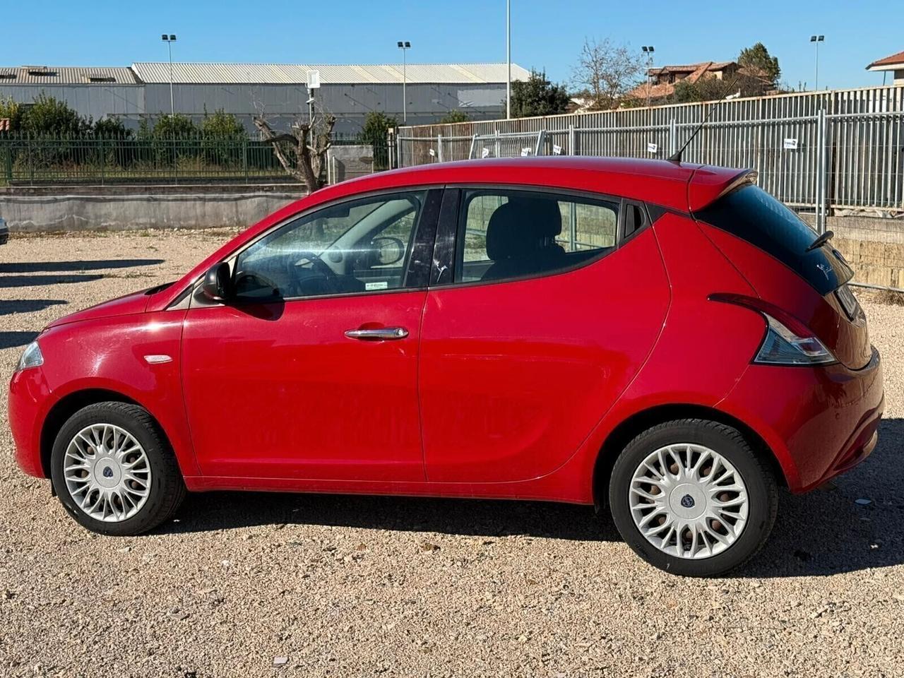 Lancia Ypsilon 1.2 69 CV 5 porte Platinum