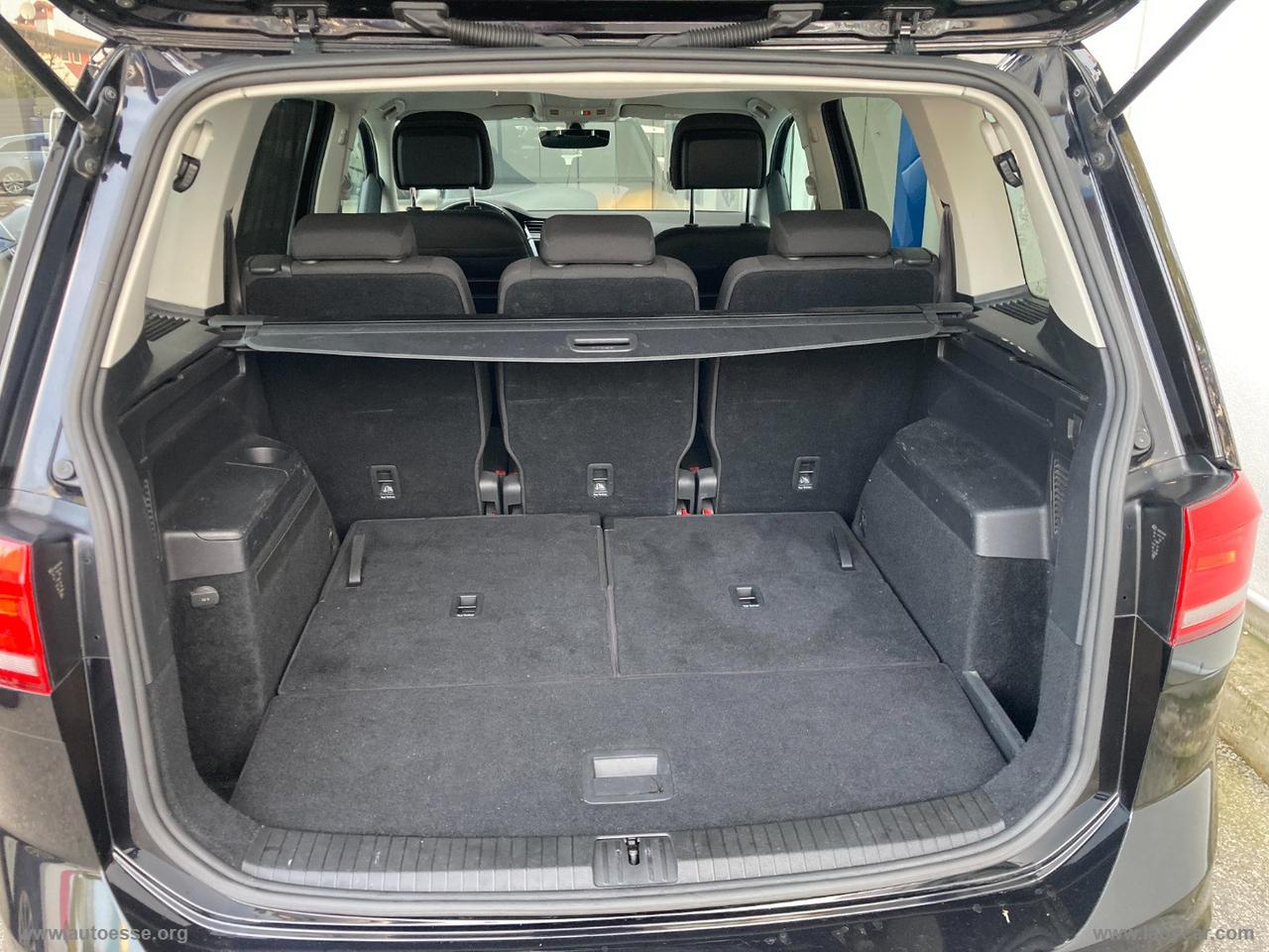 VOLKSWAGEN Touran 2.0 TDI 150 CV DSG Business BMT