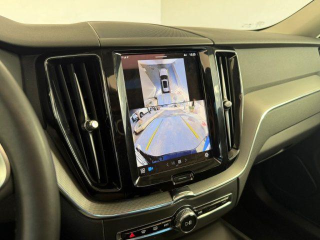 VOLVO XC60 B4 (d) AWD automatico Plus Dark