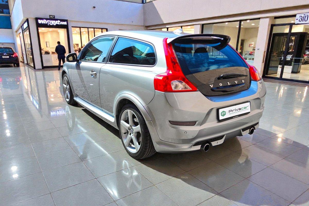 VOLVO C30 D3 R-design