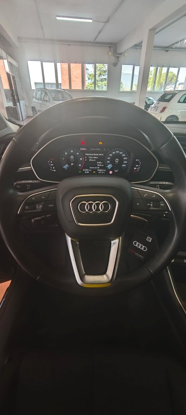 Audi Q3 35 TDI S tronic Identity Black