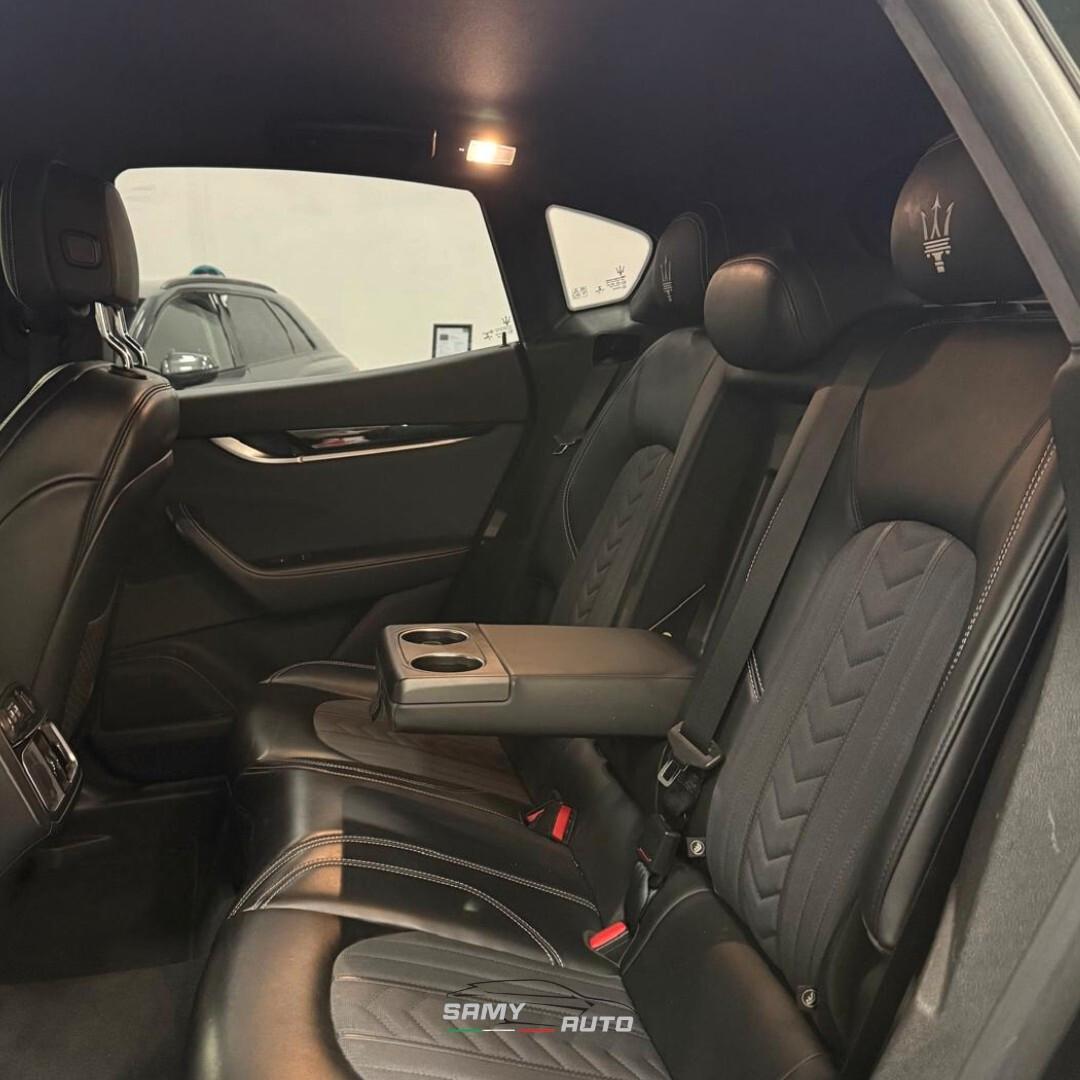 Maserati Levante V6 Diesel Granlusso Nerissimo