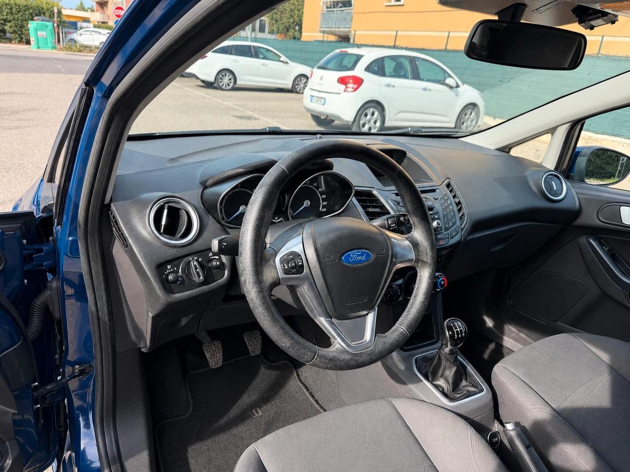 Ford Fiesta 1.5 tdci - NEOPATENTATI - 12 MESI DI GARANZIA -