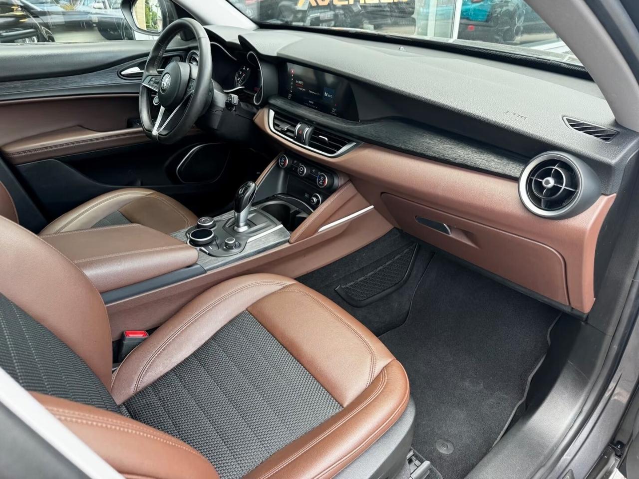 Alfa Romeo Stelvio 2.0 Turbo 200 CV AT8 Q4 Executive