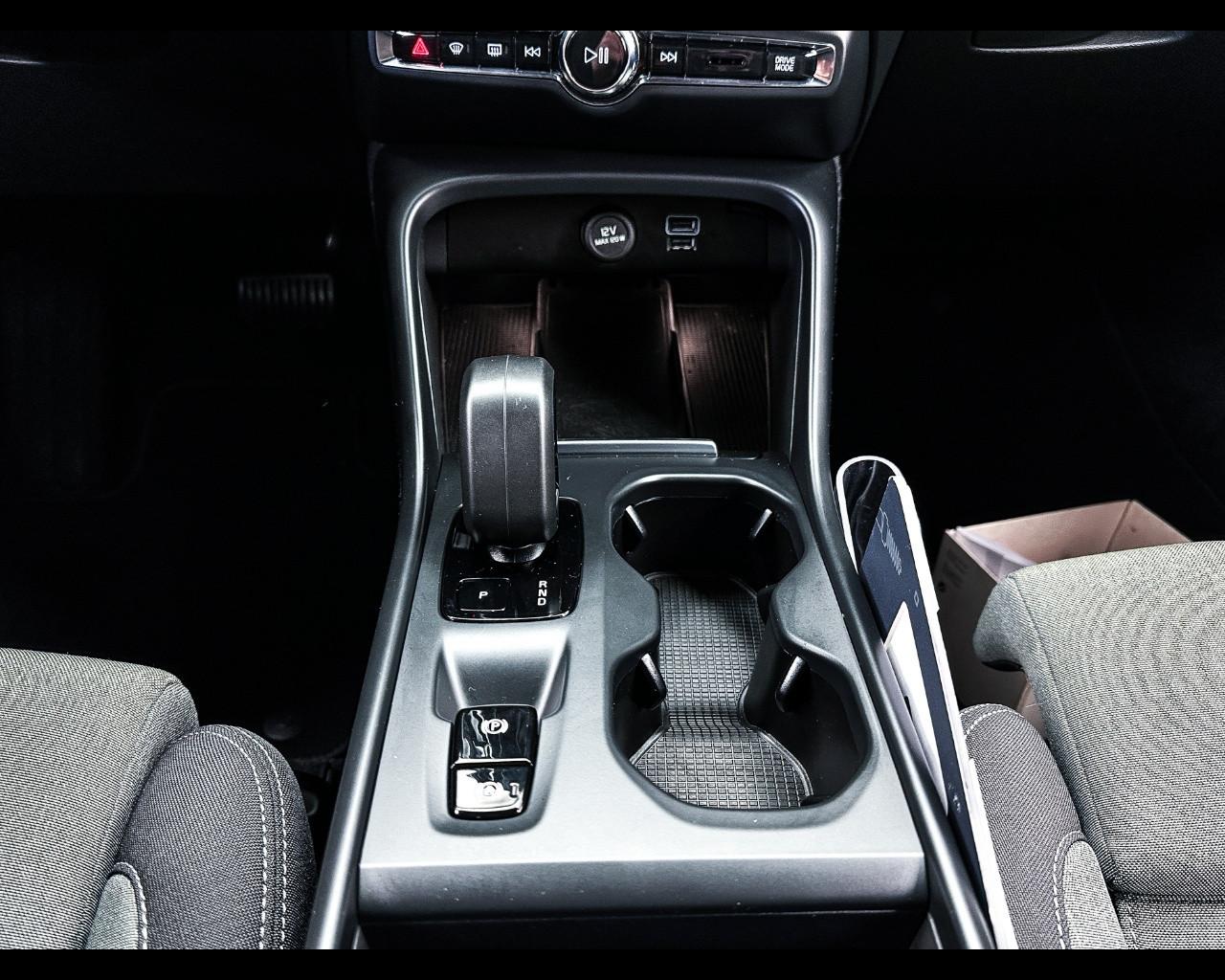 VOLVO XC40 (2017-->) - XC40 T5 Recharge Plug-in Hybrid automatico