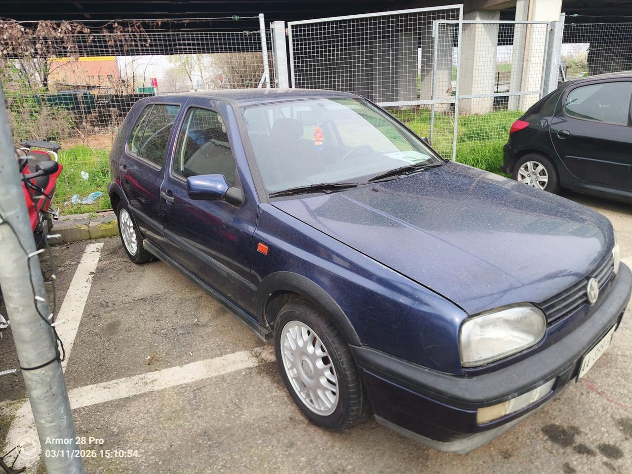 Volkswagen Golf 1.6 cat 5 porte Pink Floyd