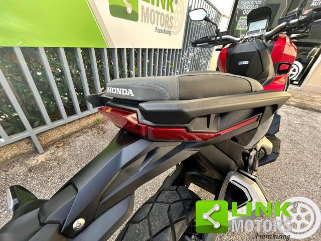 HONDA X-ADV 750 .