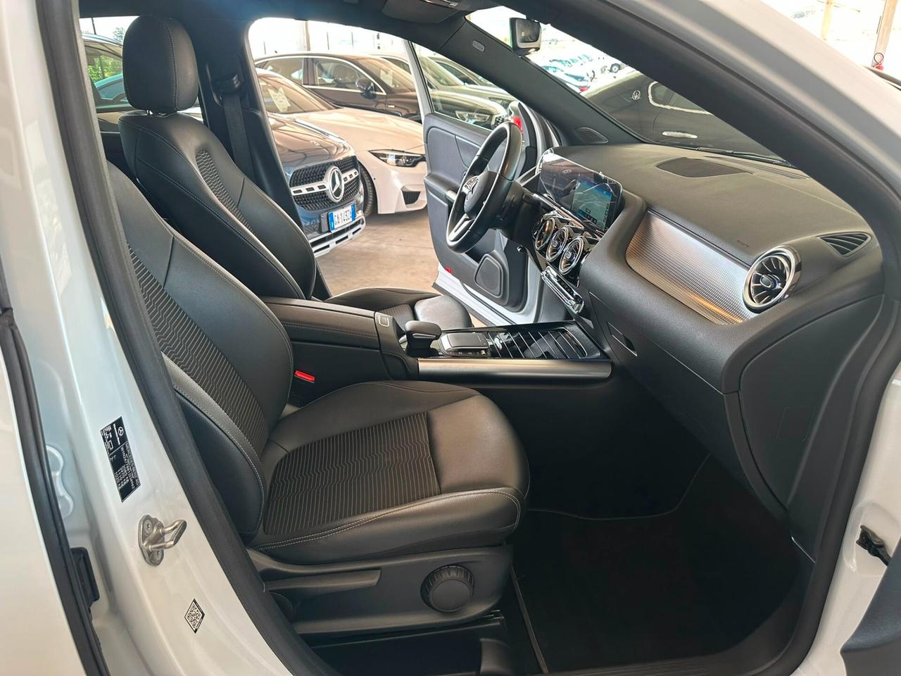 MERCEDES GLA 200 MERCEDES BENZ. 4MATIC SPORT PLUS