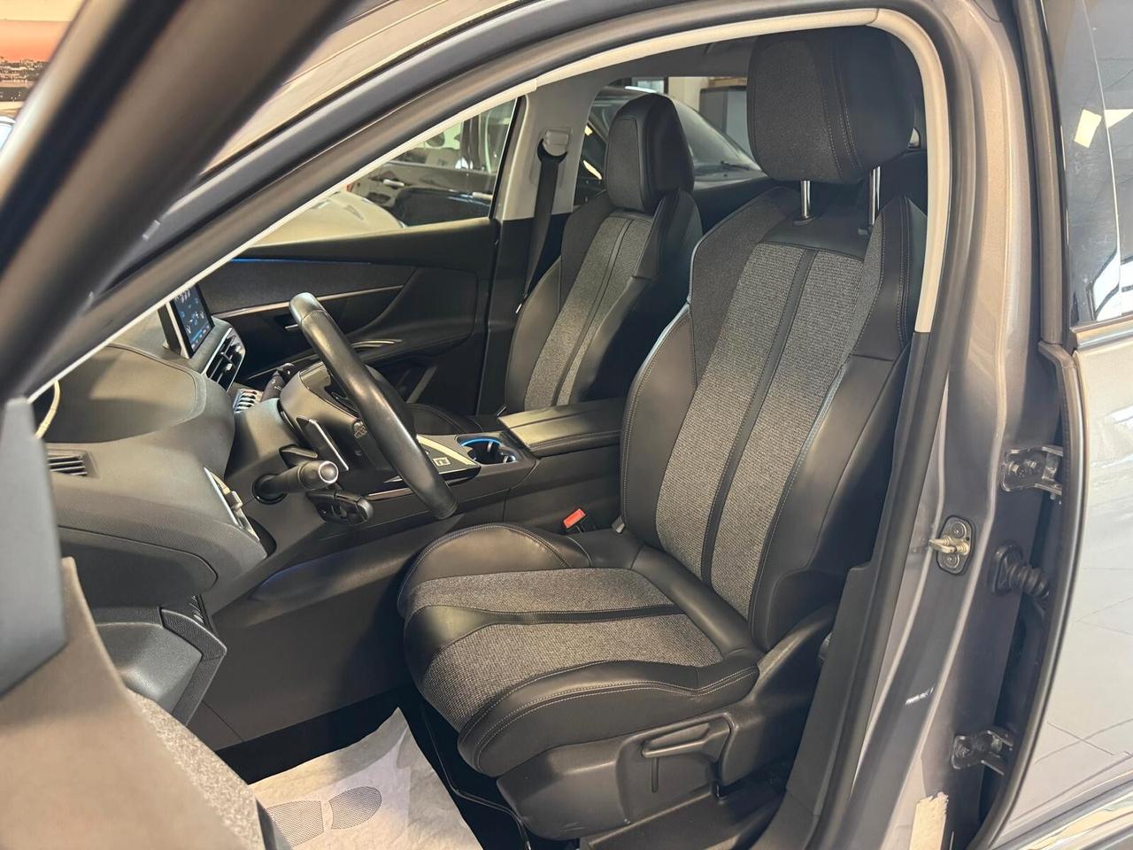 Peugeot 3008 PURETECH TURBO 130 EAT6 ALLURE 2017
