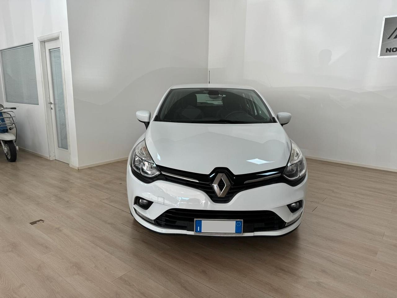 Renault Clio dCi 8V 75CV Start&Stop 5 porte *** NEOPATENTATI***