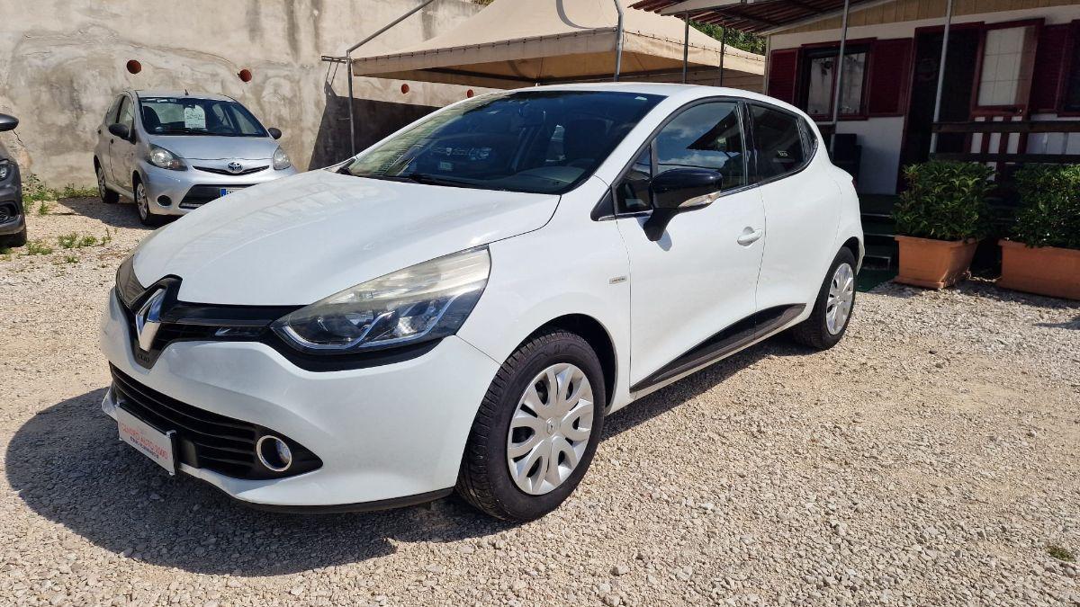 RENAULT Clio 1.2 75 CV GPL 5p. Costume National
