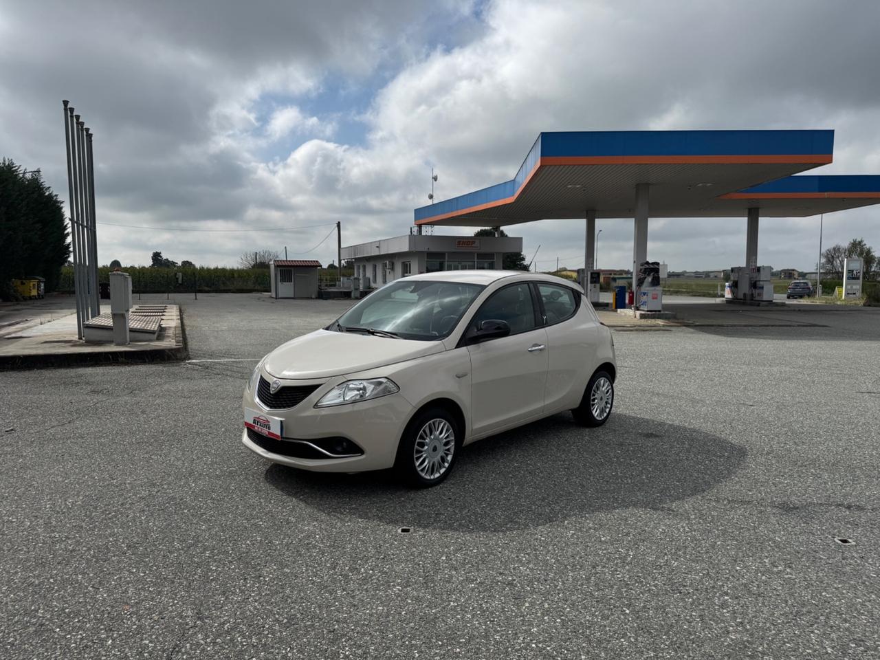 Lancia Ypsilon 1.3 MJT 16V 95 CV 5 porte S&S Silver