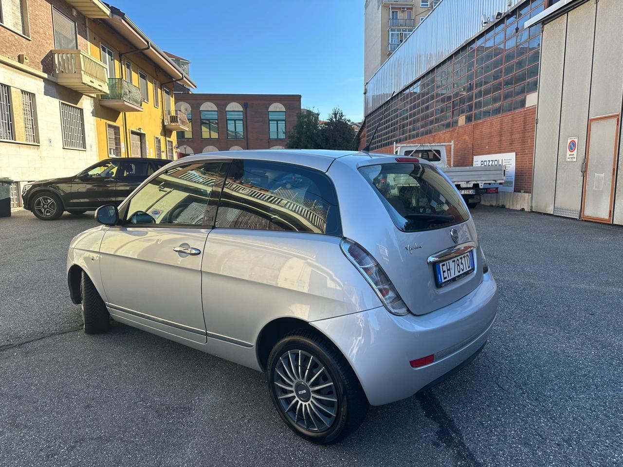 Lancia Ypsilon 1.2 69 CV pochi km clima