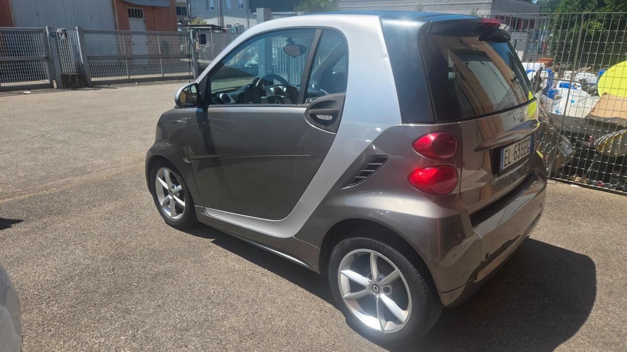 Smart ForTwo 1000 52 kW MHD motore nuovo
