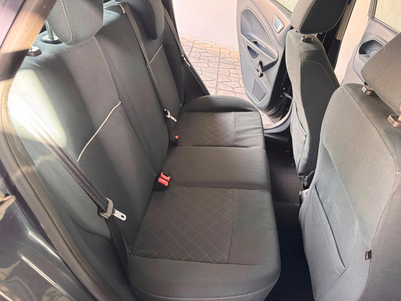 Ford Fiesta Ikon 1.4 TDCi 70CV 5p. Business