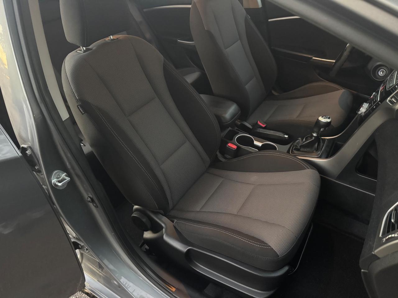 Hyundai i30 Wagon 1.6 CRDi neopaten garanzia 12 m