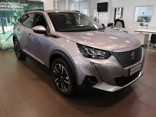 Peugeot 2008 motore elettrico 136 CV Allure