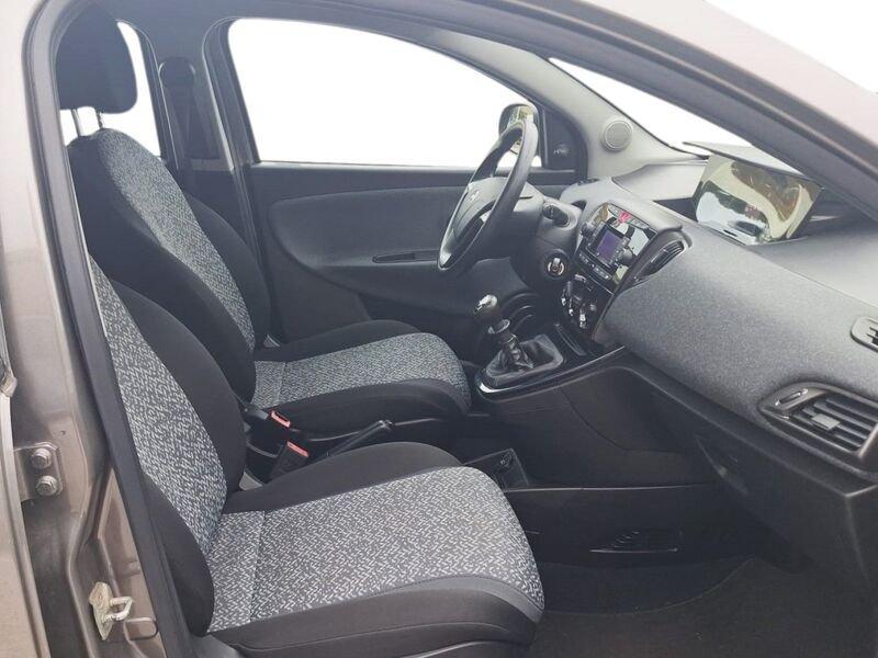 Lancia Ypsilon 1.0 FireFly 70 CV Hybrid Ecochic Silver S&S