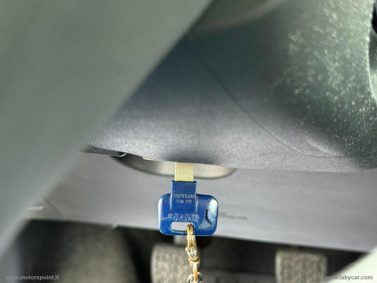 TOYOTA Yaris 1.0 5p.