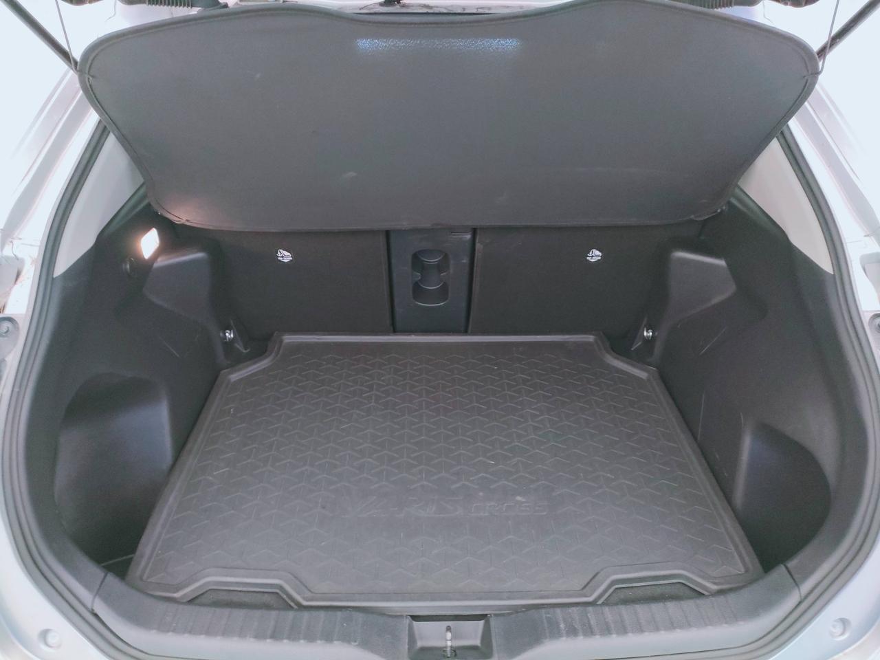 TOYOTA Yaris Cross - Yaris Cross 1.5h Lounge fwd 116cv e-cvt