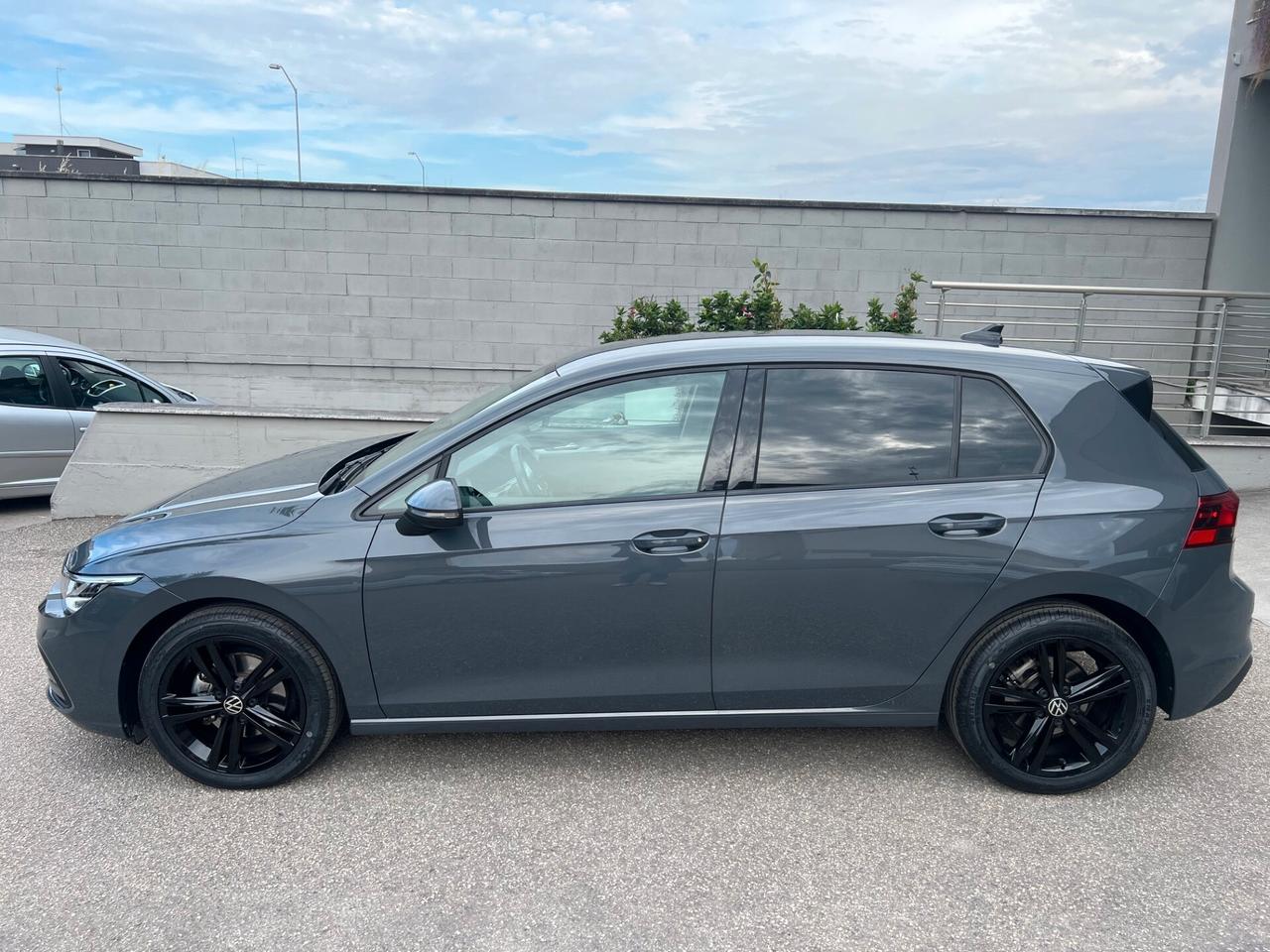Volkswagen Golf VIII 8 2.0 tdi Life 115cv VIRTUAL/LED/NAVI PERFET.