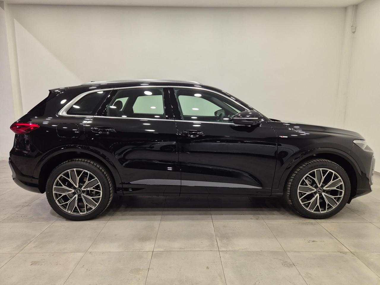 AUDI Q5 TDI 150 kW mHEV+ S tronic quattro S line N1