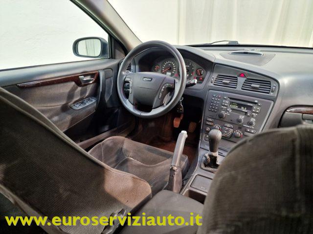 VOLVO V70 2.4 D5 20V cat