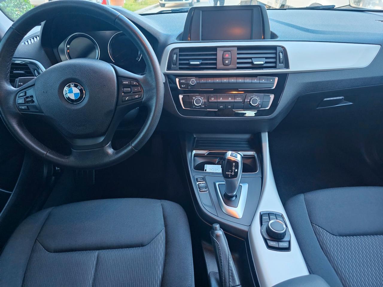 Bmw 118 118d 5p. Advantage