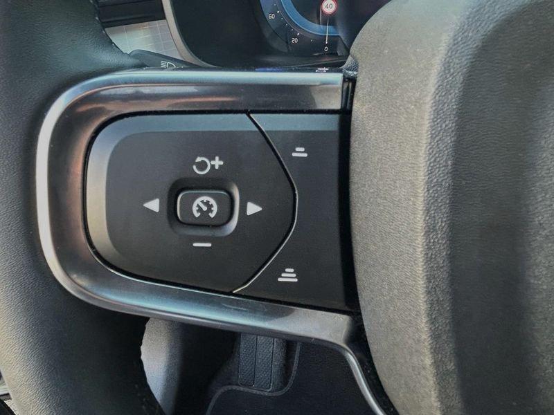 Volvo XC40 B3 163+14 CV Automatico LED Core