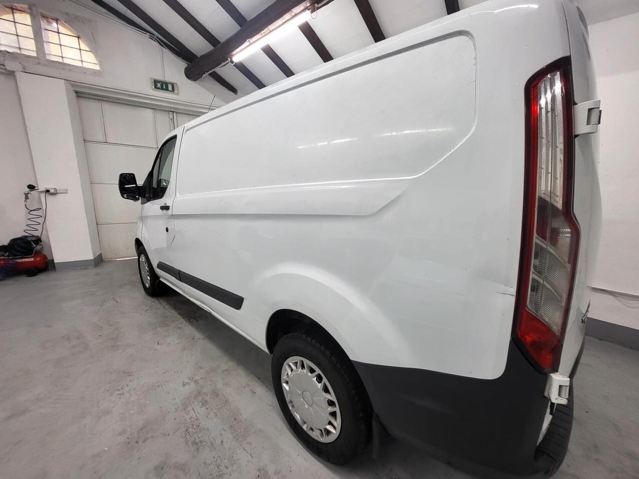 Ford transit custom 2.2 TDI 125cv anno 2014