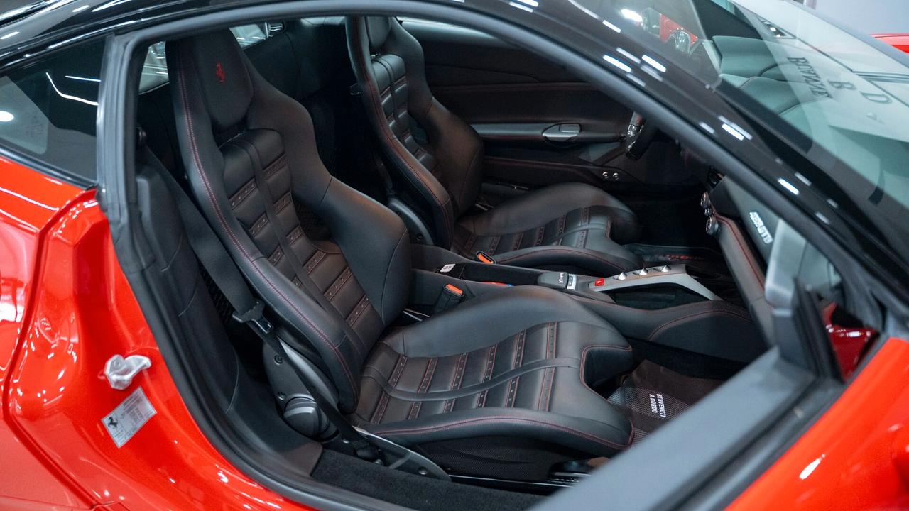 Ferrari 488 GTB 3.9 DCT FULL CARBON CARBOCERAMIC DISPLAY SEDIL