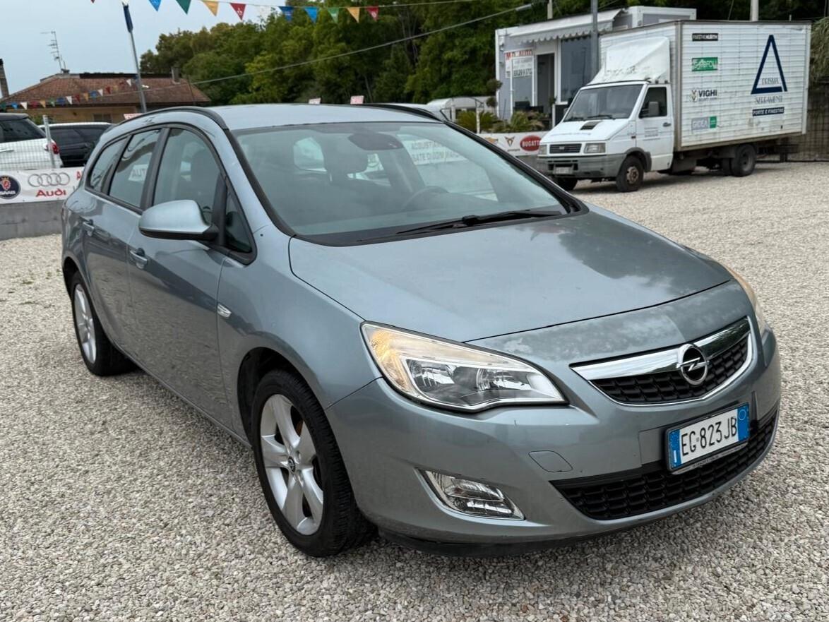 Opel Astra 1.4 100CV Sports Tourer Cosmo