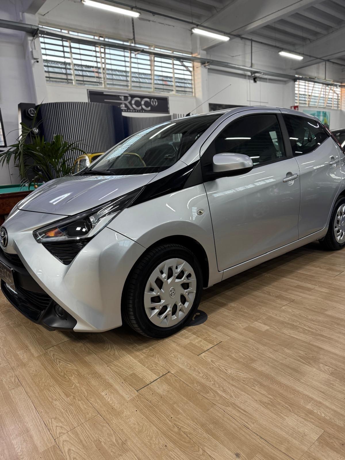 Toyota Aygo 1.0 VVT-i 72 CV 3 porte x-cool
