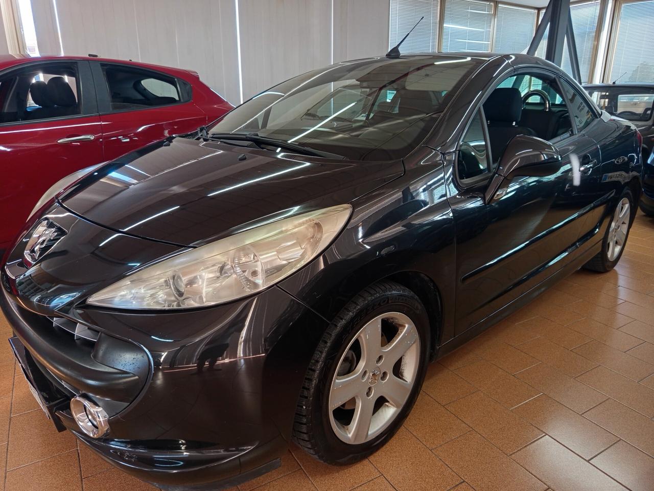 Peugeot 207 1.6 HDi 110CV CC Féline