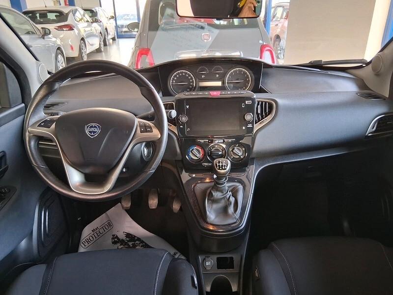 Lancia Ypsilon 1.0 FireFly 5 porte S&S Hybrid Ecochic Gold