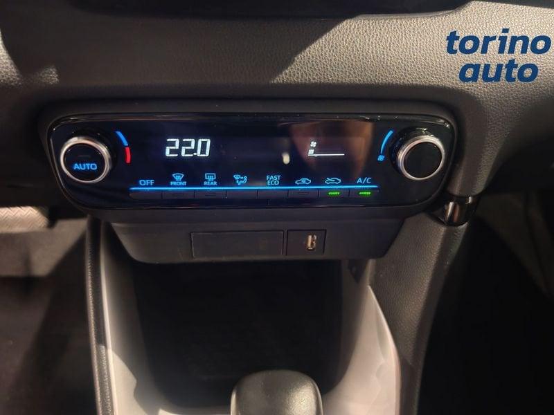 Toyota Yaris Hybrid Business