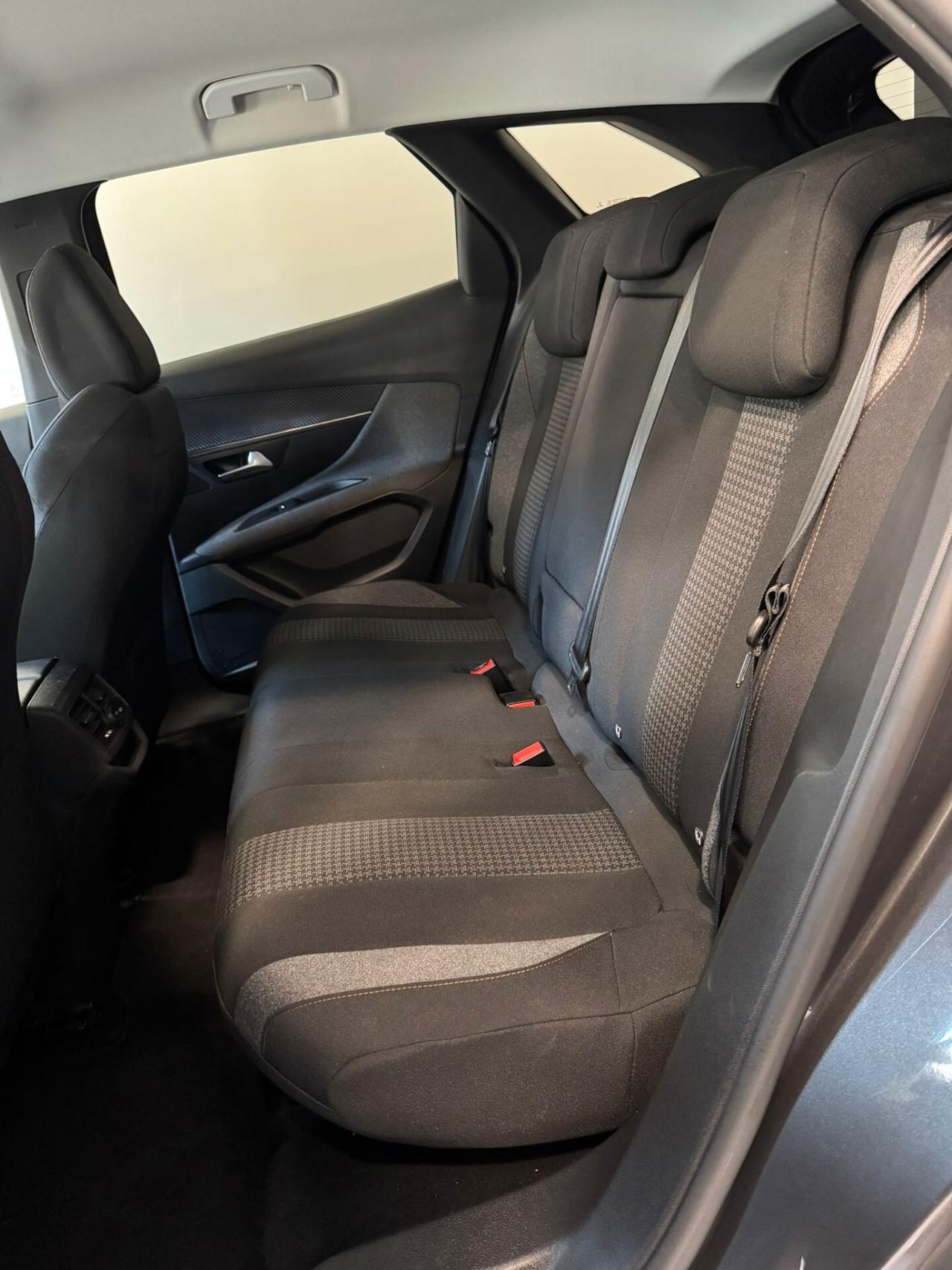 Peugeot 3008 BlueHDi 130 S&S EAT8 Active Business