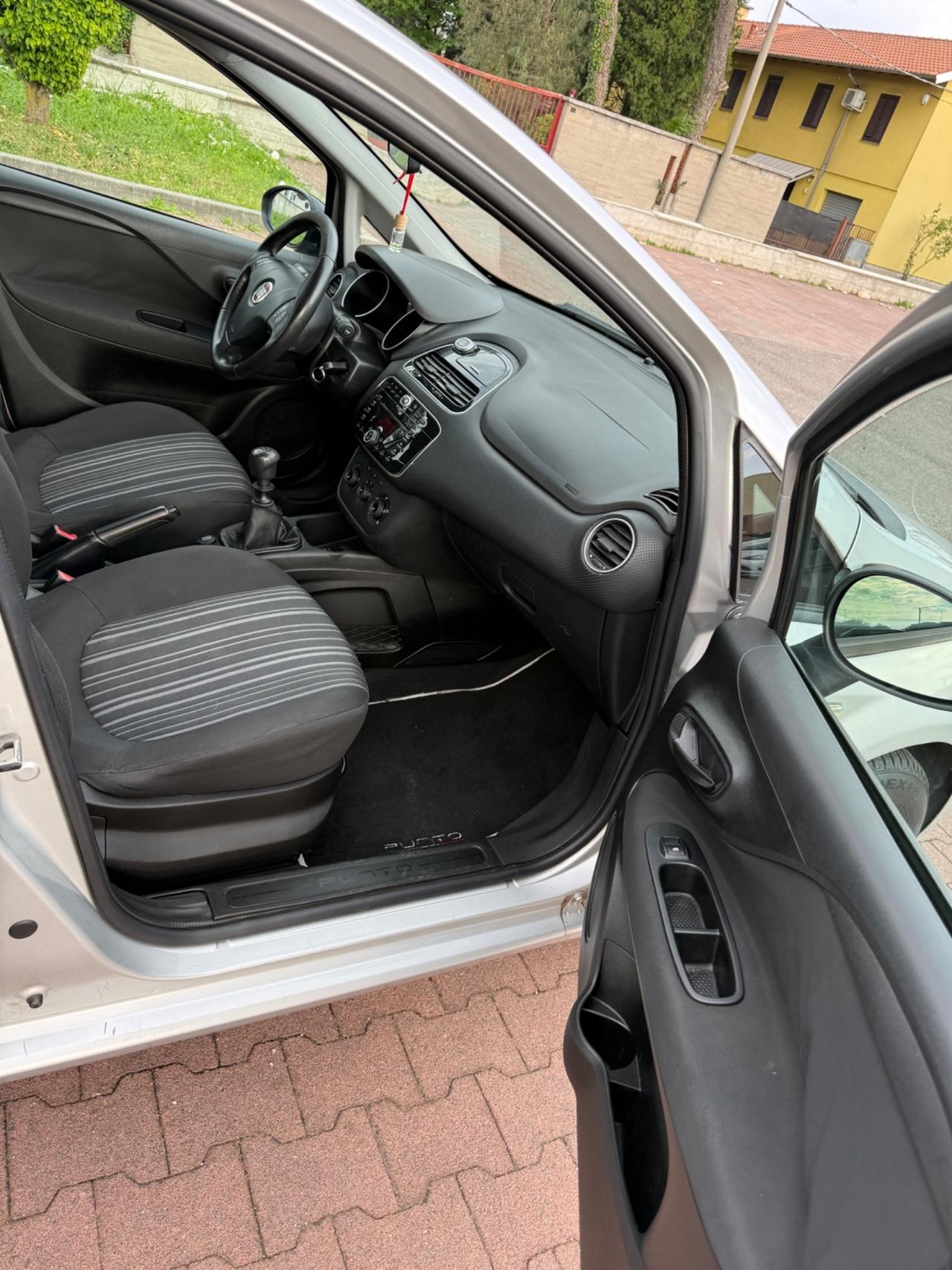Fiat Punto Evo 1.4 5 porte S&S Dualogic Dynamic
