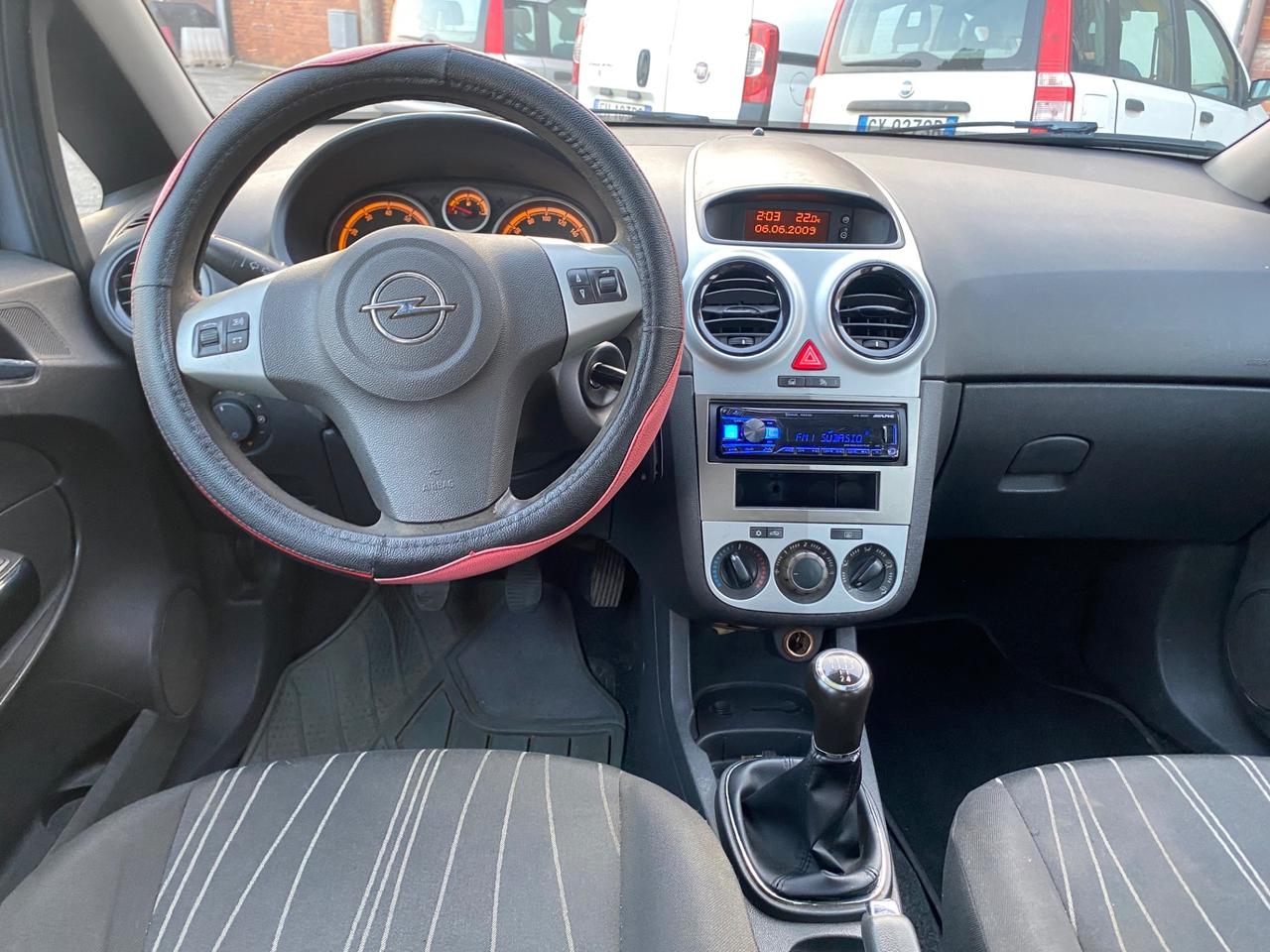 Opel Corsa 1.2 5 porte Club