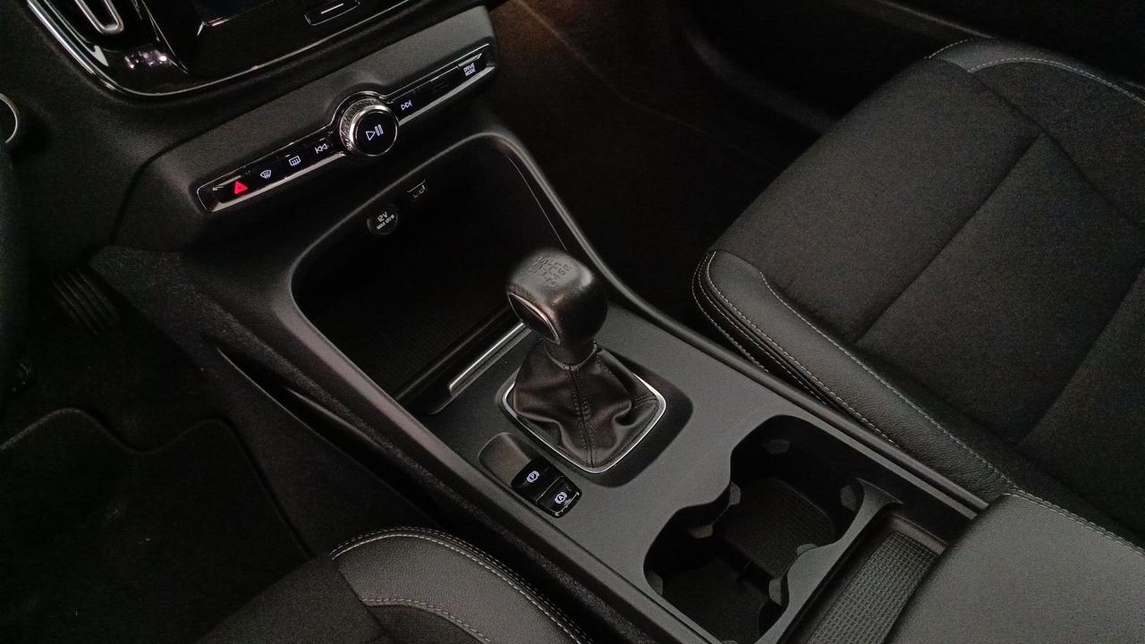 VOLVO XC40 2.0 d3 Business Plus awd my20