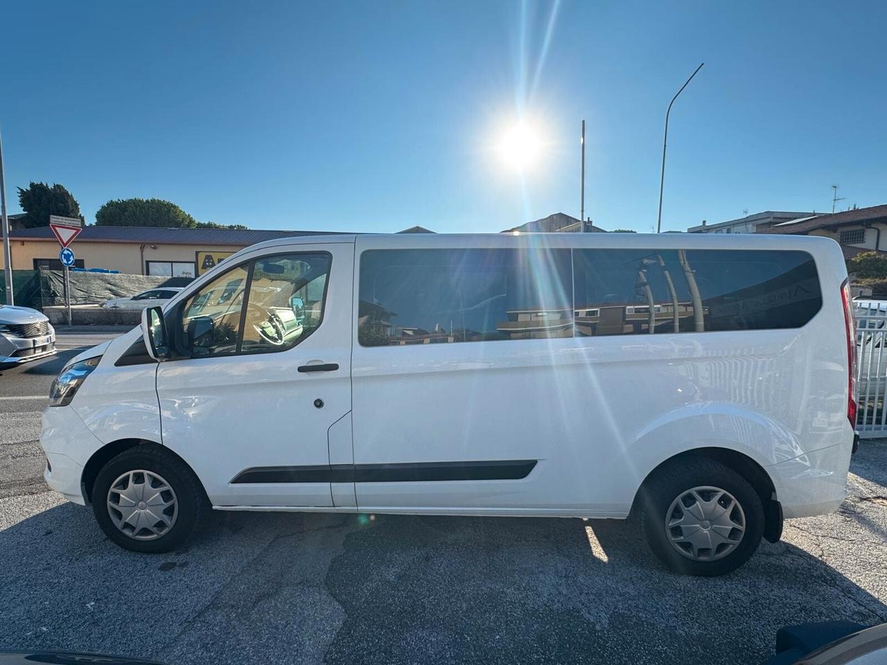 Ford Tourneo Custom 320 2.0 EcoBlue 130CV Trend 9 POSTI FATTURABILE TAGLIANDATO PRONTA CONSEGNA