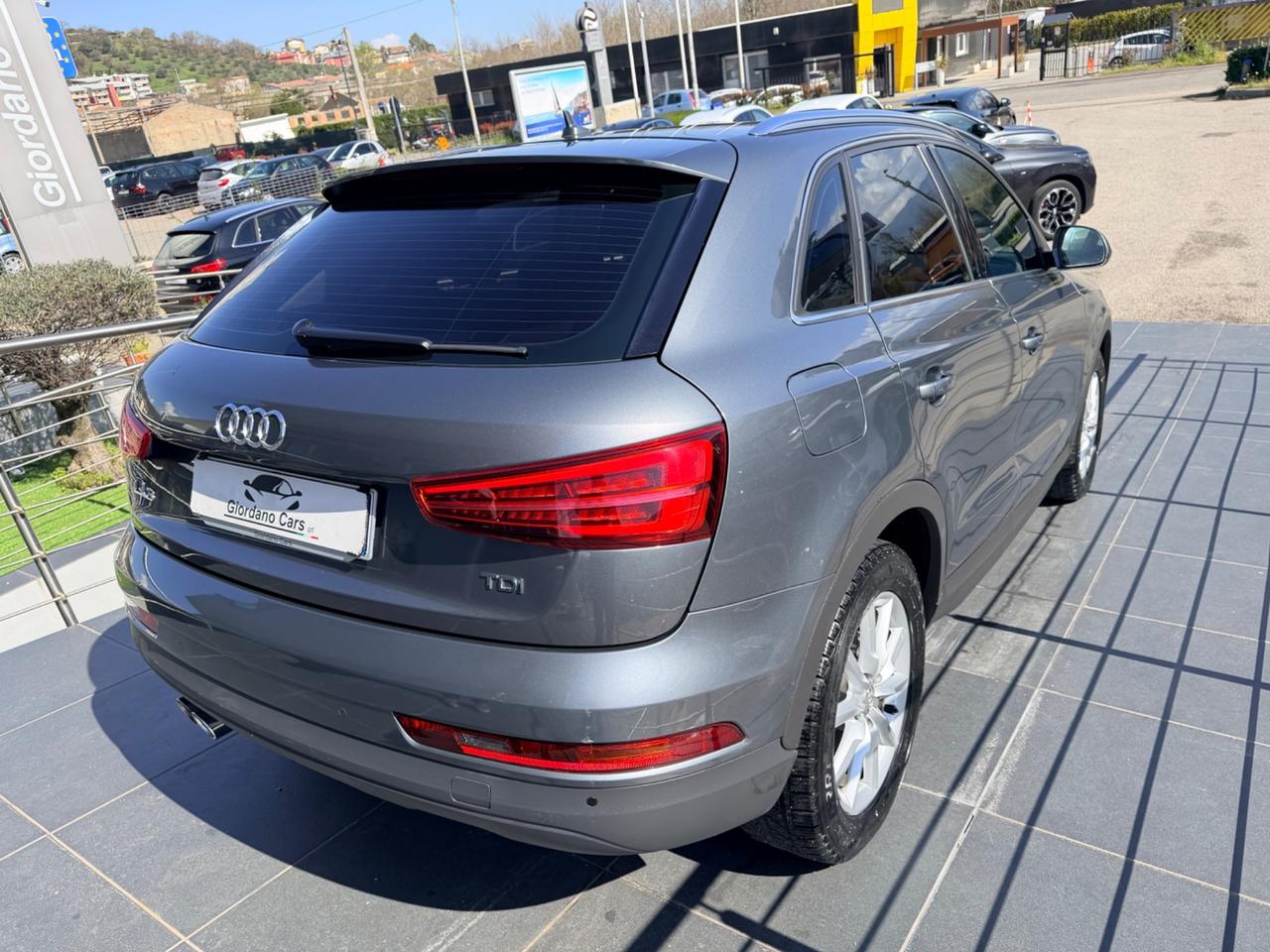 Audi Q3 2.0 TDI 120CV S tronic Sport in garanzia